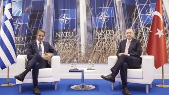 Μητσοτάκης – Ερντογάν: Ενα βήμα προς ένα πιο ήσυχο καλοκαίρι μετά τη συνάντηση