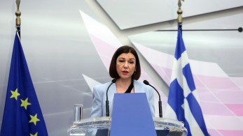 Πελώνη: Δεν τίθεται ζήτημα απόλυσης μη εμβολιασμένων πολιτών