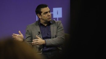 Η παράσταση Τσίπρα & τα δάνεια ΝΔ και ΣΥΡΙΖΑ