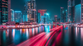 “Glow”: Το Ντουμπάι γίνεται η “μούσα” του φωτογράφου Xavier Portela