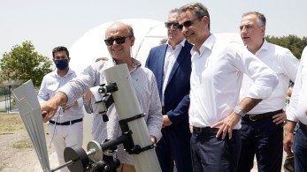 Μητσοτάκης από Γυμνάσιο Νικηφόρου: Οι μεταρρυθμίσεις γίνονται για να καινοτομούν τα σχολεία