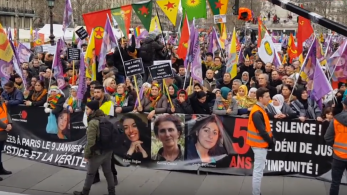 «Ησυχία, βομβαρδίζουν το Κουρδιστάν!» Διαδήλωση στο Παρίσι κατά της τουρκικής εισβολής στο βόρειο Ιράκ