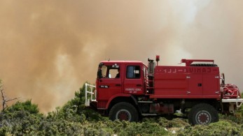 Μάχη με τις φλόγες στον Βαρνάβα Αττικής -Τέσσερις πυρκαγιές σε Ελευσίνα και Ασπρόπυργο