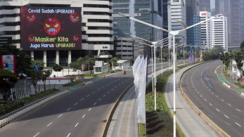 Ινδονησία: Σε εφαρμογή αυστηροί περιορισμοί, λόγω «έκρηξης» κρουσμάτων