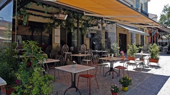 Προειδοποίηση για νέο lockdown εάν δεν αυξηθεί ο ρυθμός των εμβολιασμών