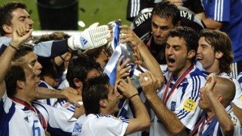 17 χρόνια από τον ελληνικό θρίαμβο στο Euro, με τον Ρεχάγκελ, τον Χαριστέα και τα άλλα παιδιά…