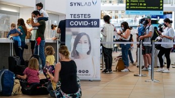 Βρετανία: Οι πλήρως εμβολιασμένοι από 19/7 δεν μπαίνουν καραντίνα από “πορτοκαλί” χώρες