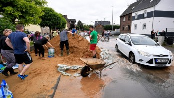 Γερμανία: Μέρκελ και Σταϊνμάιερ στις πληγείσες περιοχές- Τουλάχιστον 133 νεκροί