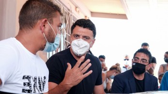 Κικίλιας προς νέους: Κάντε έστω και μία δόση εμβολίου πριν τις διακοπές