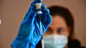 Κορωνοϊός: Στοίχημα οι 7 εκατομύρια εμβολιασμοί για ένα ασφαλές φθινόπωρο