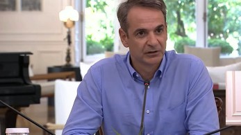 Στις 7 το απόγευμα το τηλεοπτικό μήνυμα Μητσοτάκη για εμβολιασμούς