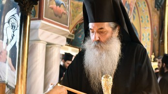 Μητροπολίτης Πειραιά: Όσοι έχουν εμβολιαστεί αποφεύγουν τα χειρότερα