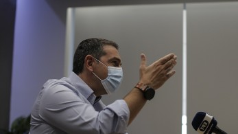 Ο Τσίπρας ποντάρει (δυνατά)  στα τρολ, στα fake news και στον «νεοαυριανισμό»