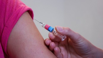 Εμβόλια: Ανοίγει σήμερα η πλατφόρμα των ραντεβού για τα παιδιά άνω των 12 ετών
