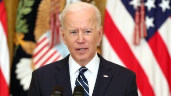 Μπάιντεν: Έκκληση προς τους πολίτες για άμεσο εμβολιασμό- “Βαρόμετρο” η Wall Street