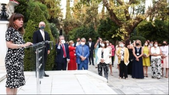 Σακελλαροπούλου: Οι Έλληνες του εξωτερικού μας κάνουν περήφανους