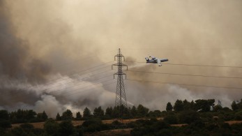 Φωτιά στη Βαρυμπόμπη: Εκκενώθηκε παιδική κατασκήνωση
