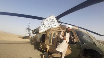 Αφγανιστάν: Οι Ταλιμπάν επιδεικνύουν κατασχεμένα αμερικανικά ελικόπτερα του αφγανικού στρατού (vid, pics)