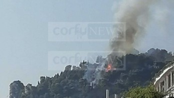 Κέρκυρα: Χωρίς ενεργό μέτωπο η φωτιά στους Σιναράδες