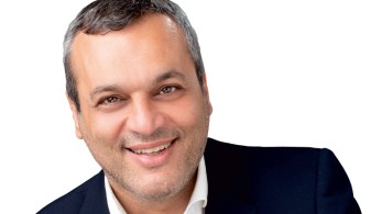 Χυδαία ανάρτηση από βουλευτή του ΣΥΡΙΖΑ για τη φωτιά στη Βαρυμπόμπη: «Karma is a bitch»