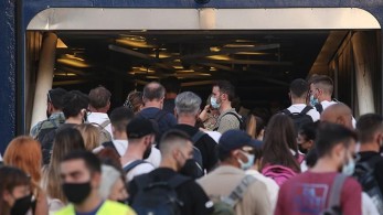 Η μαζική έξοδος του Δεκαπενταύγουστου προβληματίζει τους ειδικούς