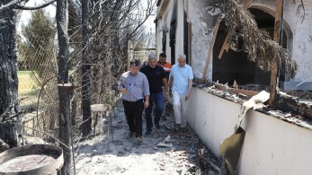 Στις 77 οι πληγείσες επιχειρήσεις από την μεγάλη πυρκαγιά στη Βαρυμπόμπη