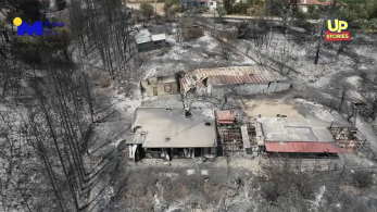 Φωτιά στη Βαρυμπόμπη: Κόβει την ανάσα βίντεο από drone