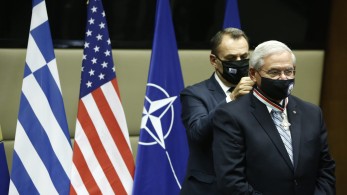 Συνάντηση Παναγιωτόπουλου-Μενέντεζ- Του απένειμε τη Διαμνημόνευση Αστέρα Αξίας και Τιμής