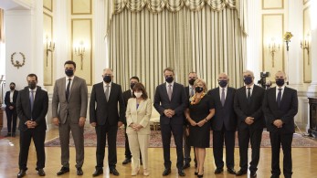 Ανασχηματισμός: Αλλαγές με επτά μηνύματα για την επόμενη μέρα