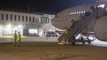 Αφγανή γέννησε μέσα στο αεροπλάνο για Βρετανία