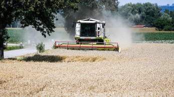 Τραγωδία στην Ξάνθη: Χειριστής θεριζοαλωνιστικής μηχανής παρέσυρε και σκότωσε τον γιο του