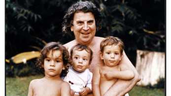 Ξεσπά ο εγγονός του  Μ. Θεοδωράκη- Δεν είναι ώρα για αυτοπροβολή