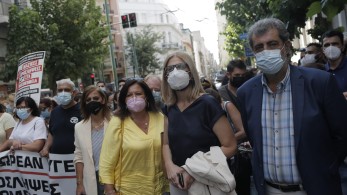 Πολάκης (ανεμβολίαστος): Στην υγειά των ψεκασμένων