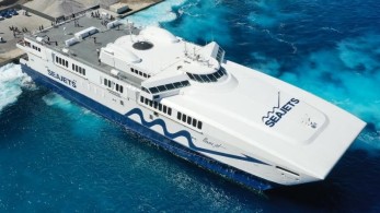 Ελεγχόμενη εισροή υδάτων και επιστροφή στη Σαντορίνη του «Power Jet», με 333 επιβάτες