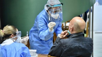 Κορωνοϊός: 2.807 νέα κρούσματα, 38 θάνατοι, 388 διασωληνωμένοι