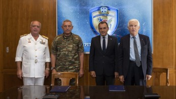 Παρουσία Παναγιωτόπουλου η υπογραφή συμβάσεως δωρεάς του νέου ΠΓΥ «ΑΙΑΣ» του ΠΝ