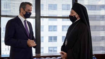 Συνάντηση Μητσοτάκη-Ελπιδοφόρου: «Προέχει η άρρηκτη σχέση της Ελλάδας με την Αρχιεπισκοπή Αμερικής»