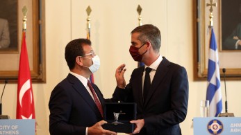 Το δώρο που συγκίνησε τον Ιμάμογλου