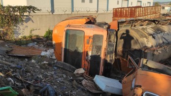 Έκλεβαν δημοτικά οχήματα και τα διέλυαν-Δυο συλλήψεις