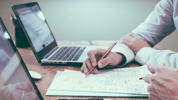 Επιστρεπτέα προκαταβολή – Ποιες επιχειρήσεις θα πληρώσουν λιγότερα