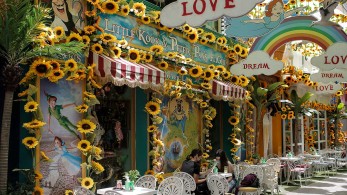 Εστίαση: Με αρνητικό rapid test στους κλειστούς χώρους οι ανεμβολίαστοι 12-17 ετών