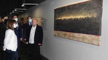 Καλαμάτα: Η ΠτΔ εγκαινίασε την έκθεση «Μνήμον Φως»