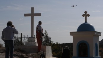 Υπό μερικό έλεγχο η φωτιά στην Κερατέα