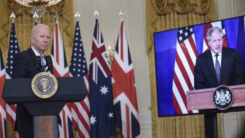 Αντιδρά το Παρίσι στο Σύμφωνο ΗΠΑ-Βρετανίας-Αυστραλίας: Δεν είναι “προδοσία” για τους Γάλλους, λέει το Λονδίνο