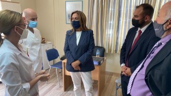 Επίσκεψη της Ζωής Ράπτη στο Παναρκαδικό Νοσοκομείο Τρίπολης