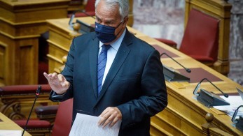 Βορίδης στη Βουλή: Καλύτερη από ποτέ η καθαριότητα στα σχολεία