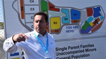 Νέα δομή Σάμου-Μηταράκης: «Αξιοπρέπεια και ασφάλεια, σε ωφελούμενους, προσωπικό και τοπική κοινωνία»