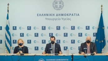 Πλεύρης: Χωρίς επιπλέον μέτρα οι «κόκκινες» περιοχές -Πλήρης ελευθερία για τους εμβολιασμένους