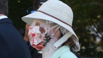 Δίκη για την επίθεση με βιτριόλι-Ιωάννα: “Δυστυχώς και σήμερα δεν πήρα καμία απάντηση”