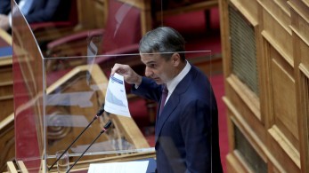 Μητσοτάκης σε Τσίπρα για πανδημία: Ενθαρρύνατε μέσα στο κόμμα σας τη διγλωσσία για τα εμβόλια
